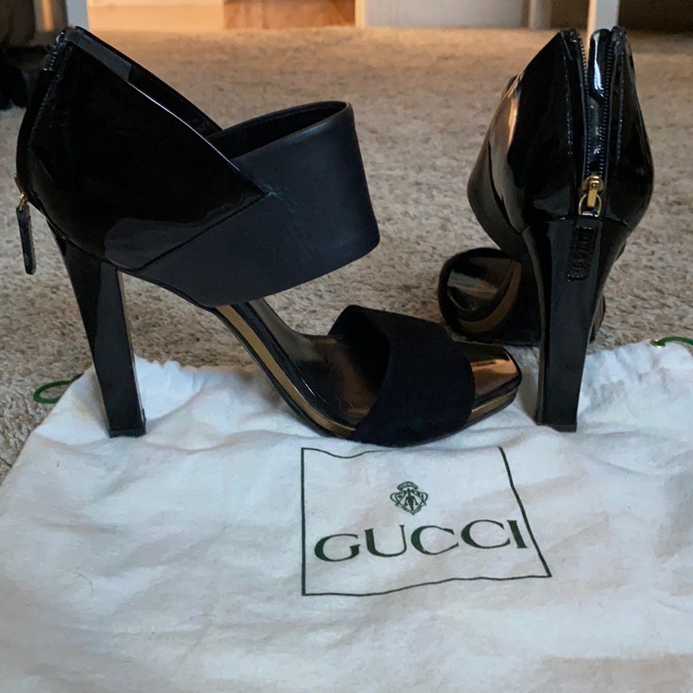 Authentic Gucci black heels with gold accent